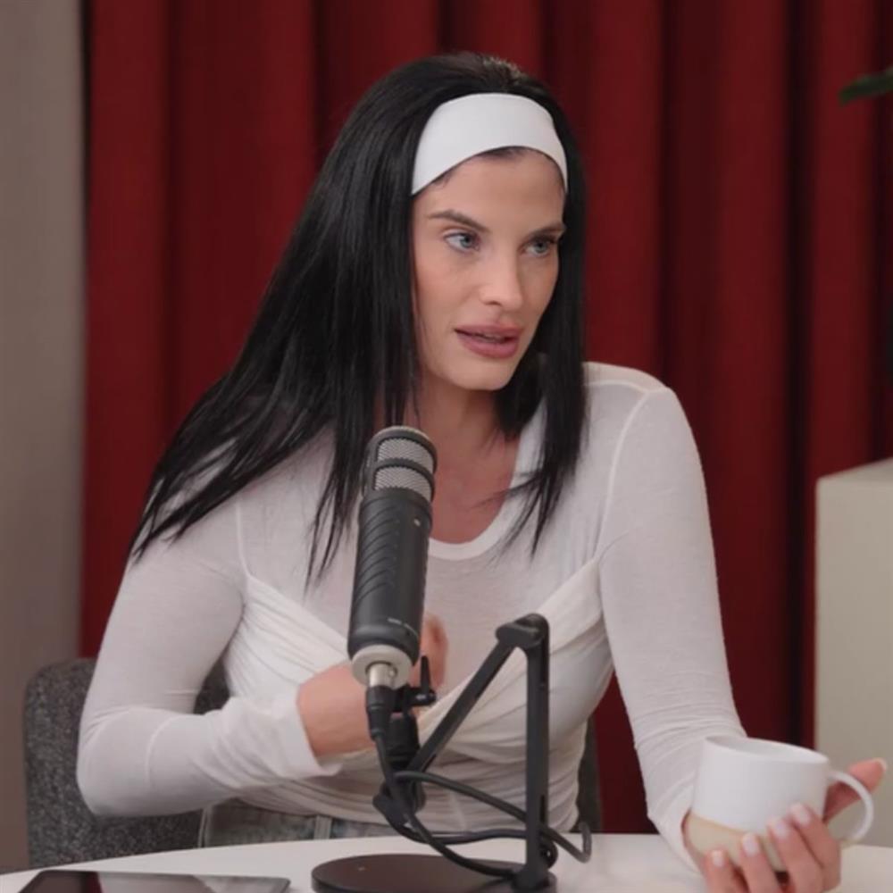 Χριστίνα Μπόμπα: "Μετά από μία γέννα και τον θηλασμό δύο μωρών, θέλω να φτιάξω το στήθος μου"