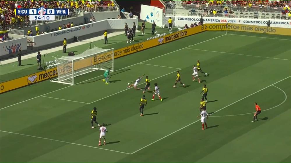 COPA AMERICA 2024 | Εκουαδόρ - Βενεζουέλα | Για ελάχιστα εκατοστά δεν βρίσκει την μπάλα ο Κάντις με κοντινή προβολή