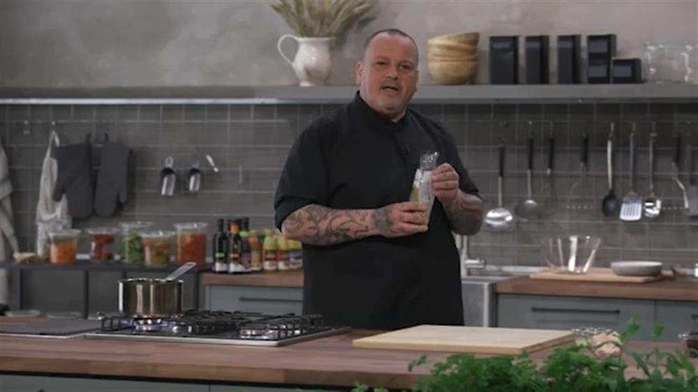 ΓΕΙΤΟΝΙΕΣ ΣΤΟ ΠΙΑΤΟ - ΕΠΕΙΣΟΔΙΟ 43