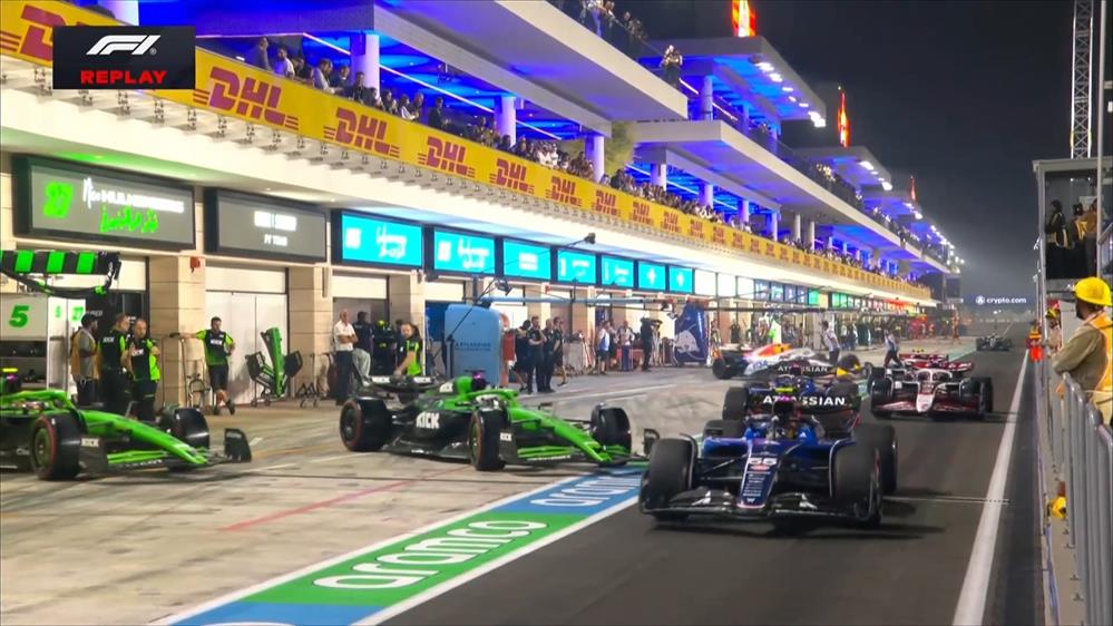 Παραλίγο σύγκρουση του Ocon με τον Albon στο pit lane