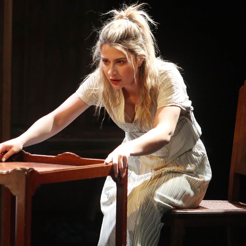 Εριέττα Μανούρη: Το δημόσιο ξέσπασμα της ηθοποιού στο Instagram - "Όταν έρχεσαι στο θέατρο δεν είσαι στον καναπέ του σπιτιού σου"