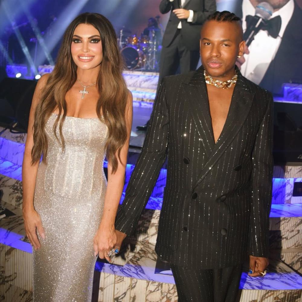 Fancy James: "Η αγάπη που λαμβάνω από τους Έλληνες είναι φοβερή", δήλωσε ο στιλίστας της Κίμπερλι Γκίλφοϊλ