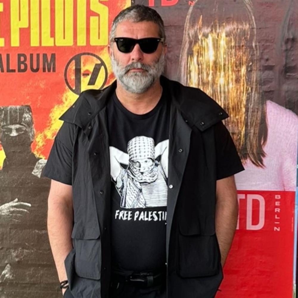 Βασίλης Μπισμπίκης: Η φωτογραφία του ηθοποιού με τον γιο του και το μήνυμα για τα Τέμπη