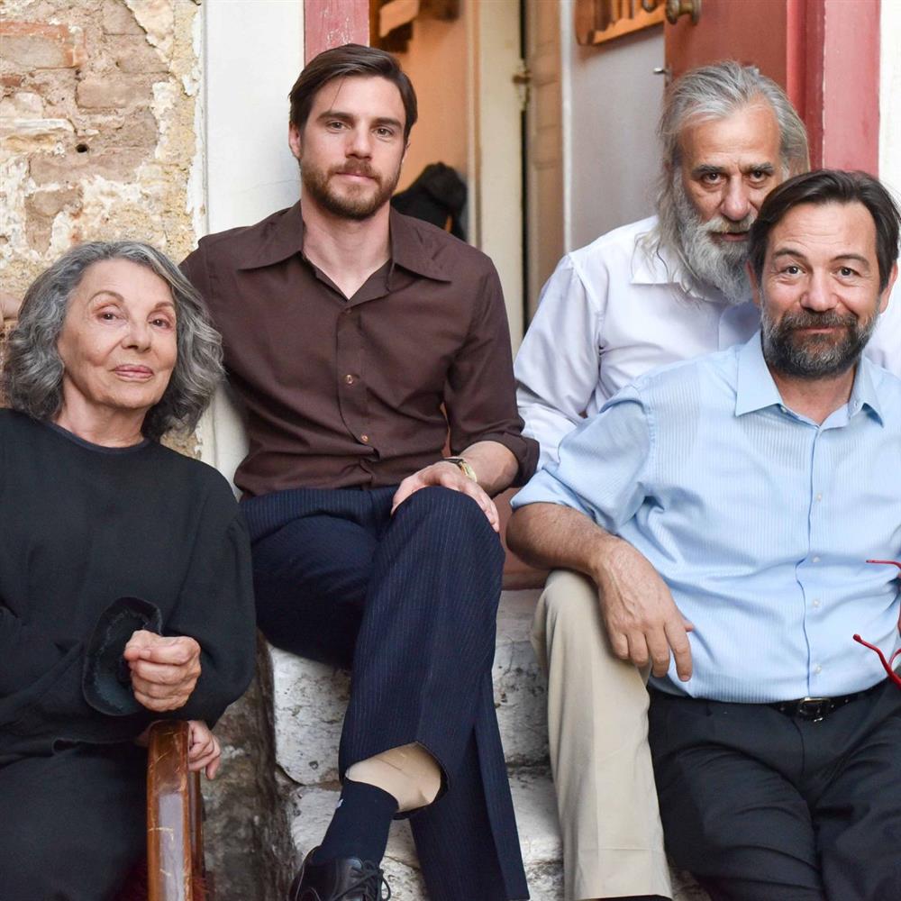 Η παραλία: Backstage φωτογραφίες από τα γυρίσματα του δεύτερου κύκλου της σειράς της ΕΡΤ