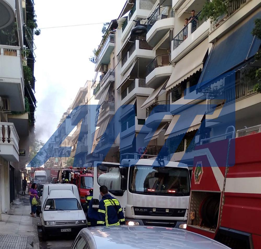 Νέος Κοσμος - Φωτιά σε συνεργείο