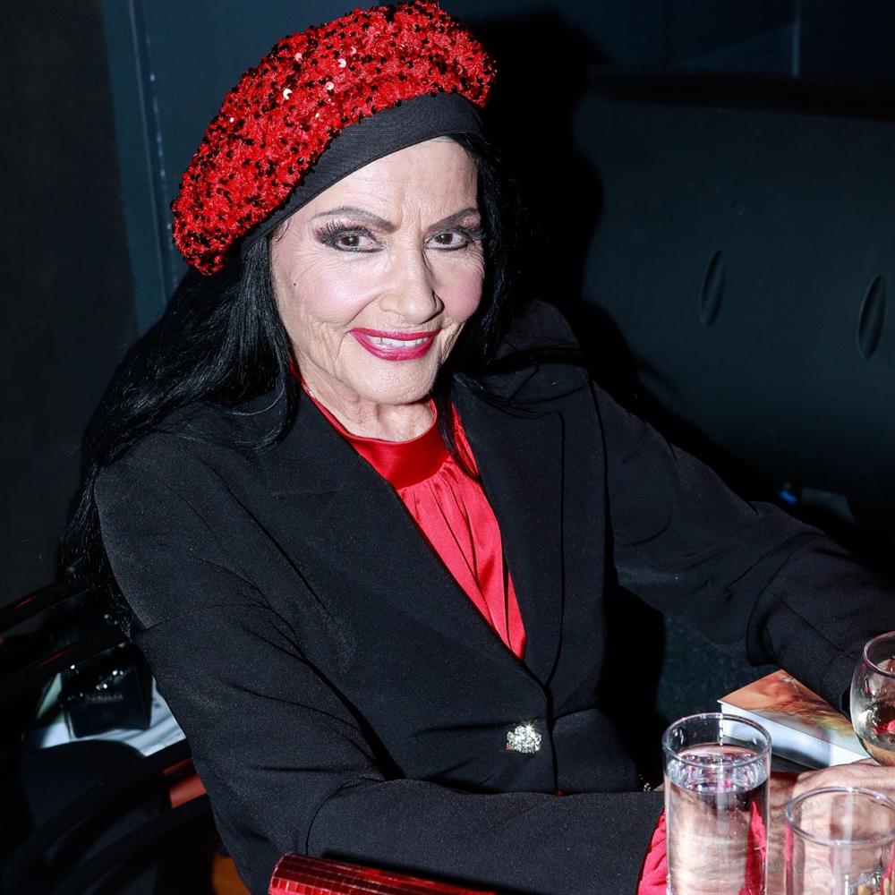 Ζωζώ Σαπουντζάκη: Η έξοδος με τον σύντροφό της, Πύρρο Αναγνωστόπουλο μετά από καιρό (Βίντεο)