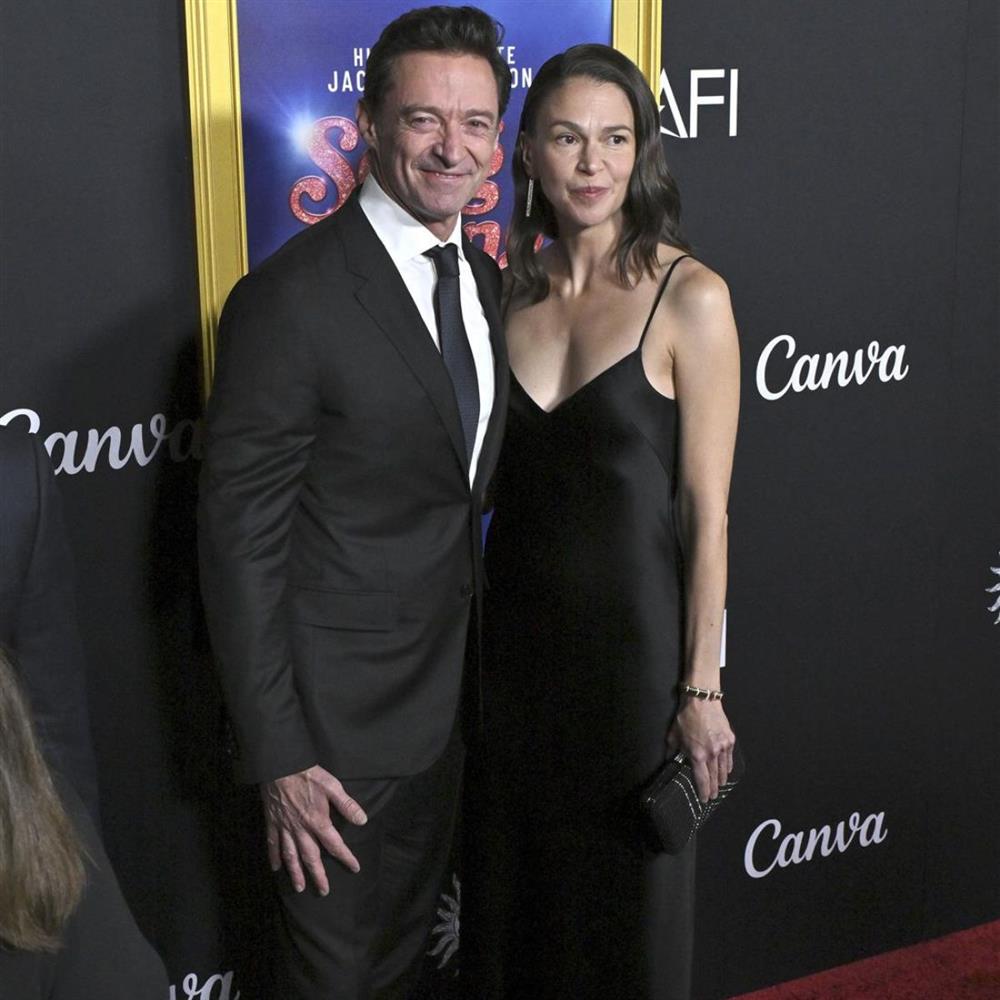 Χιου Τζάκμαν: Δημοσίευσε την πρώτη του φωτογραφία στο instagram με την σύντροφό του, Σάτον Φόστερ 

