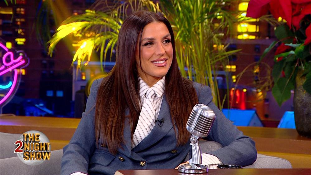 Η απάντηση της Ιουλίας Καλλιμάνη για το περιστατικό με τον θαμώνα στα μπουζούκια: "Στεναχωρήθηκα τόσο πολύ που την επόμενη ημέρα πήγα να πέσω από τα σκαλιά του σπιτιού μου"