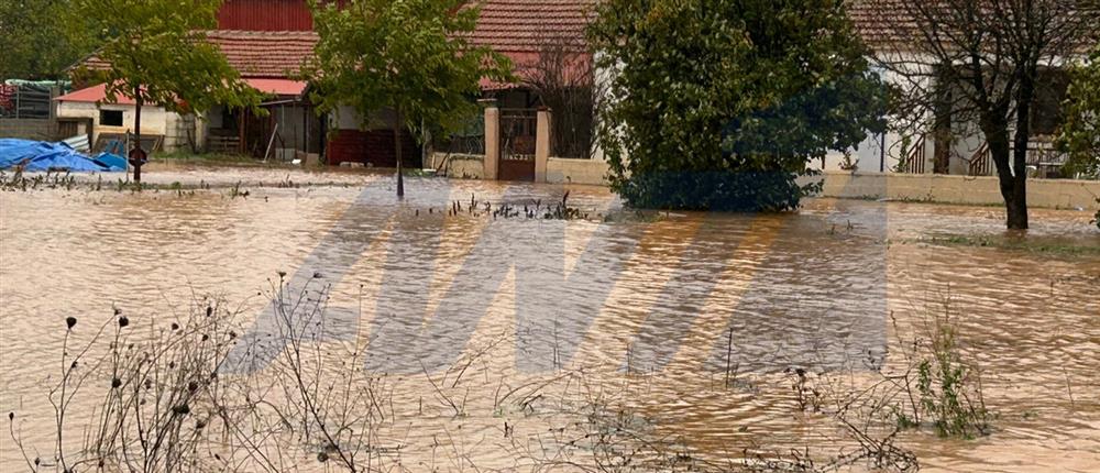 Λάρισα: Έκτακτη ειδοποίηση 112 για υπερχείλιση του ποταμού Ενιπέα (εικόνες)