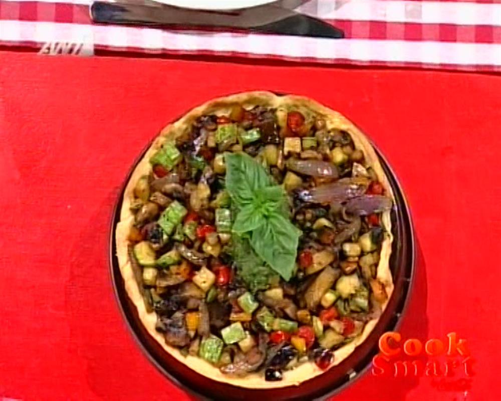 Τάρτα με λαχανικά τουρλού και πέστο βασιλικού