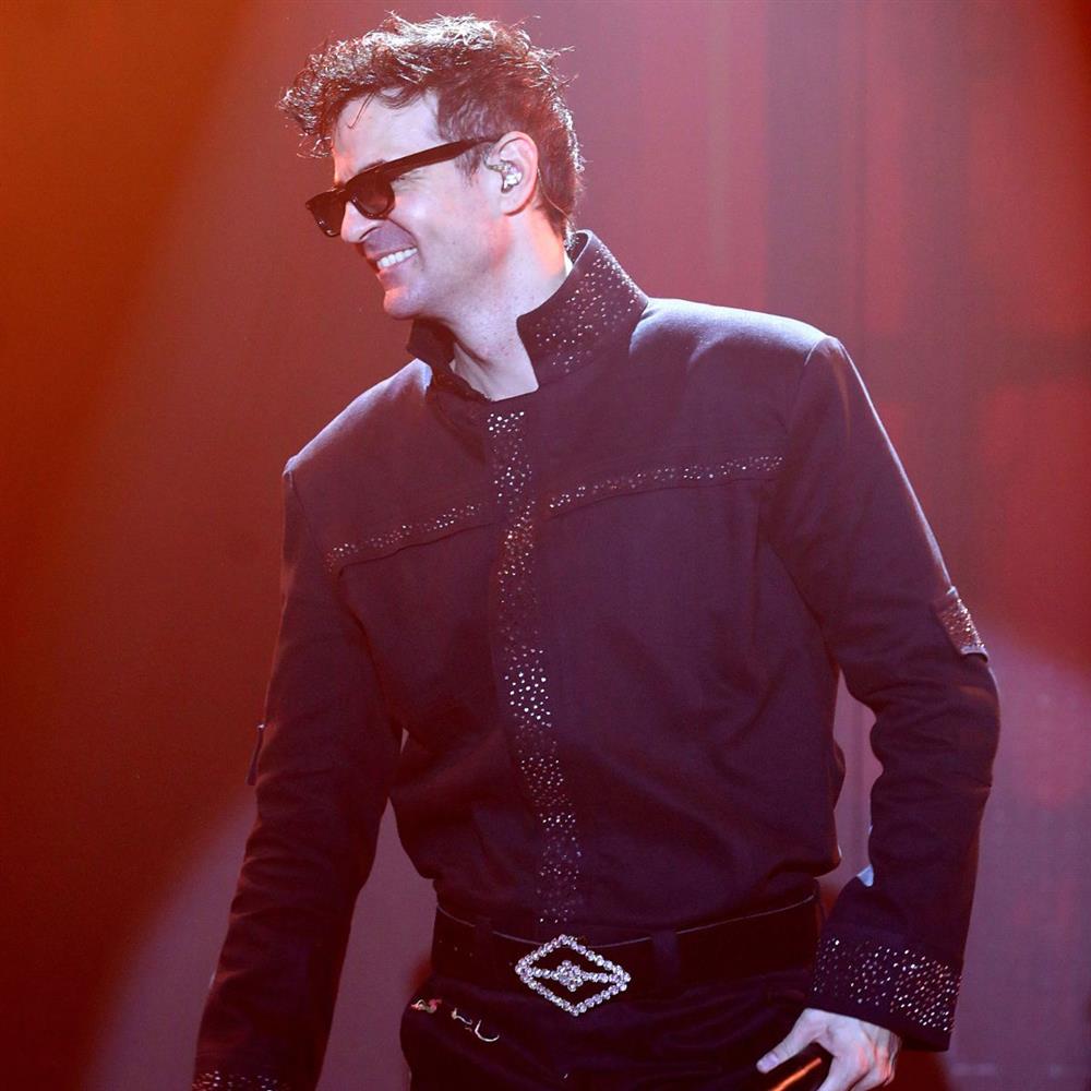 Ο Νίνο ξεκαθαρίζει: "Είναι αυτονόητο ότι δεν είναι αληθινή συνομιλία, αυτό θα ήταν ανήθικο και παράνομο"
