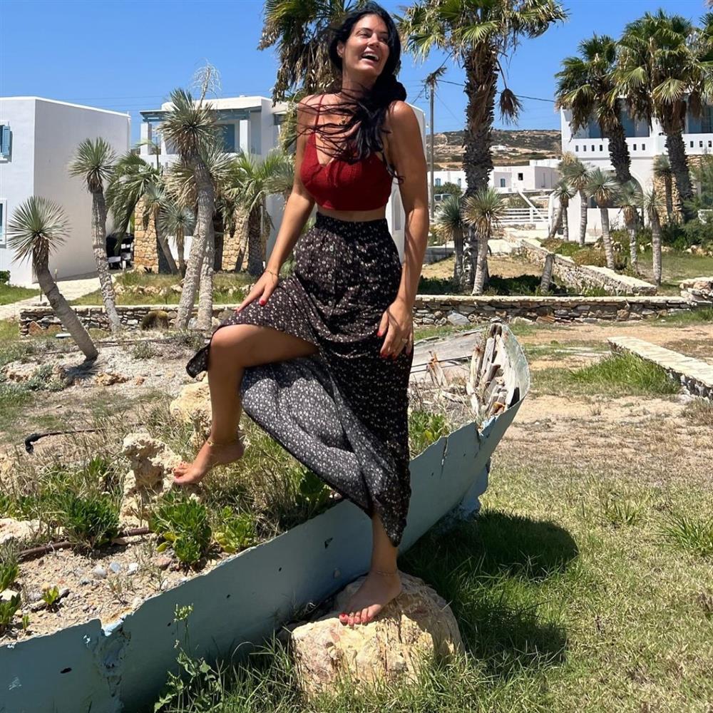 Μαρία Κορινθίου: Αντιδράσεις για το βίντεό της πάνω σε ψεύτικο γαϊδουράκι - Η απάντηση της ηθοποιού
