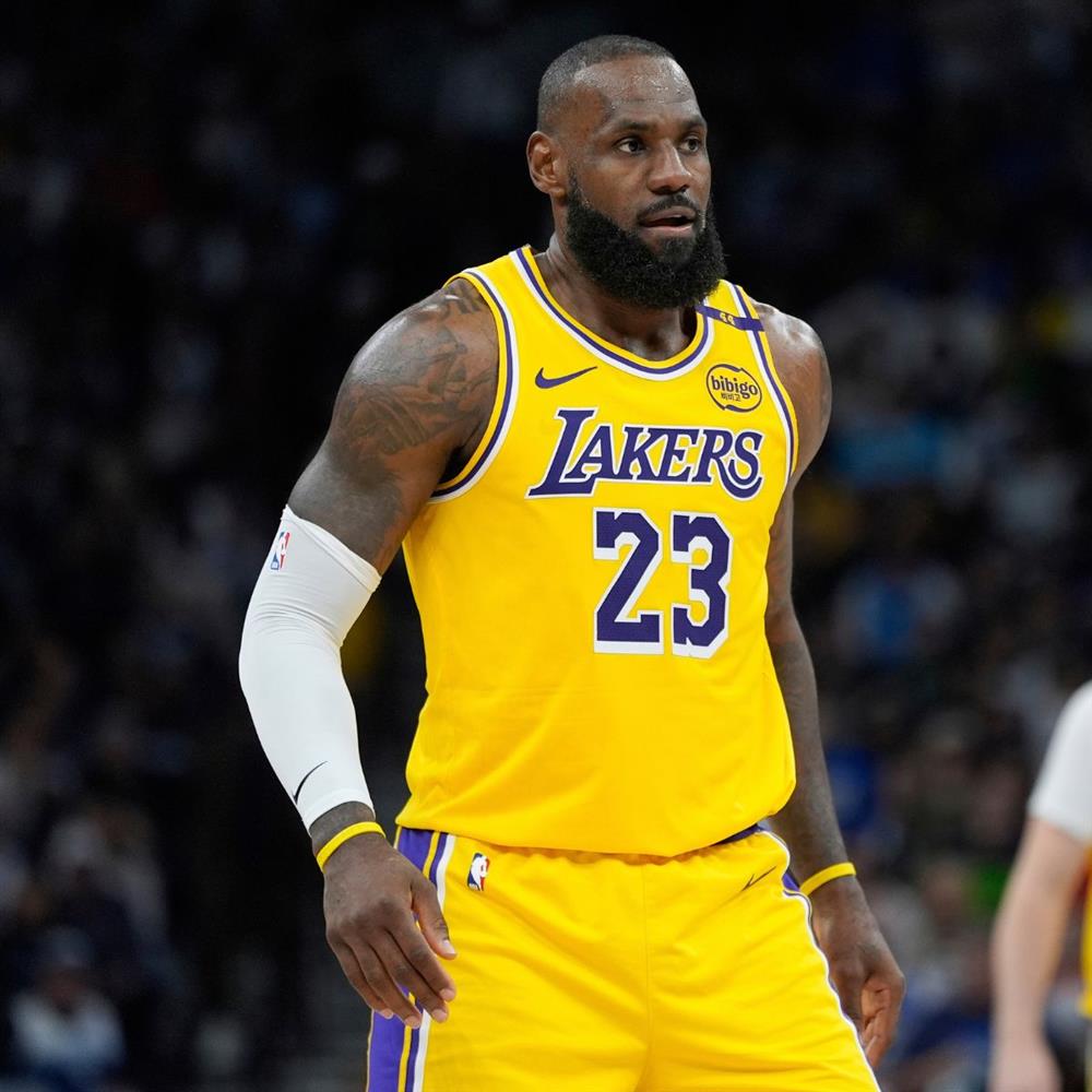 ΛεΜπρόν Τζέιμς: Ο "βασιλιάς του NBA" απολαμβάνει τις διακοπές του στην Κέρκυρα (Φωτογραφίες)