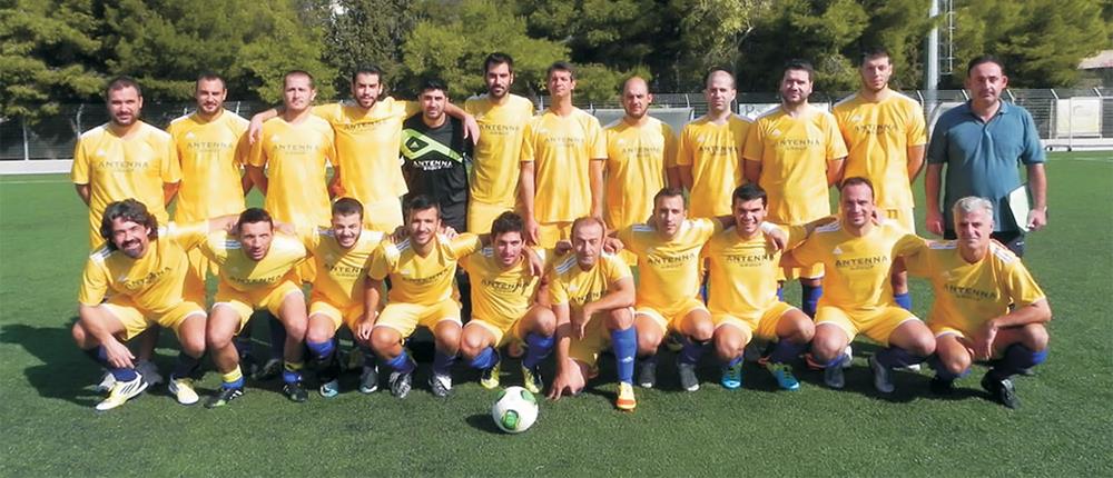 Σήκωσε το Κύπελλο Τύπου η ομάδα ποδοσφαίρου του ΑΝΤ1