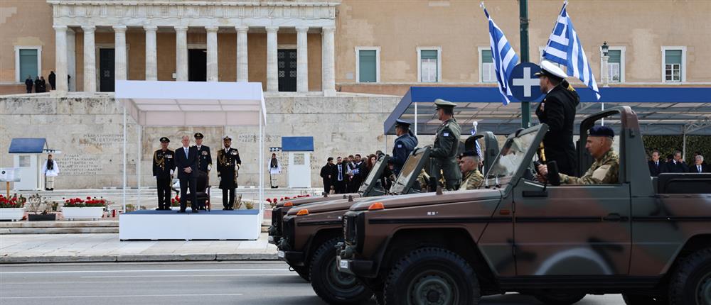 Η μεγάλη στρατιωτική παρέλαση στην Αθήνα (εικόνες)