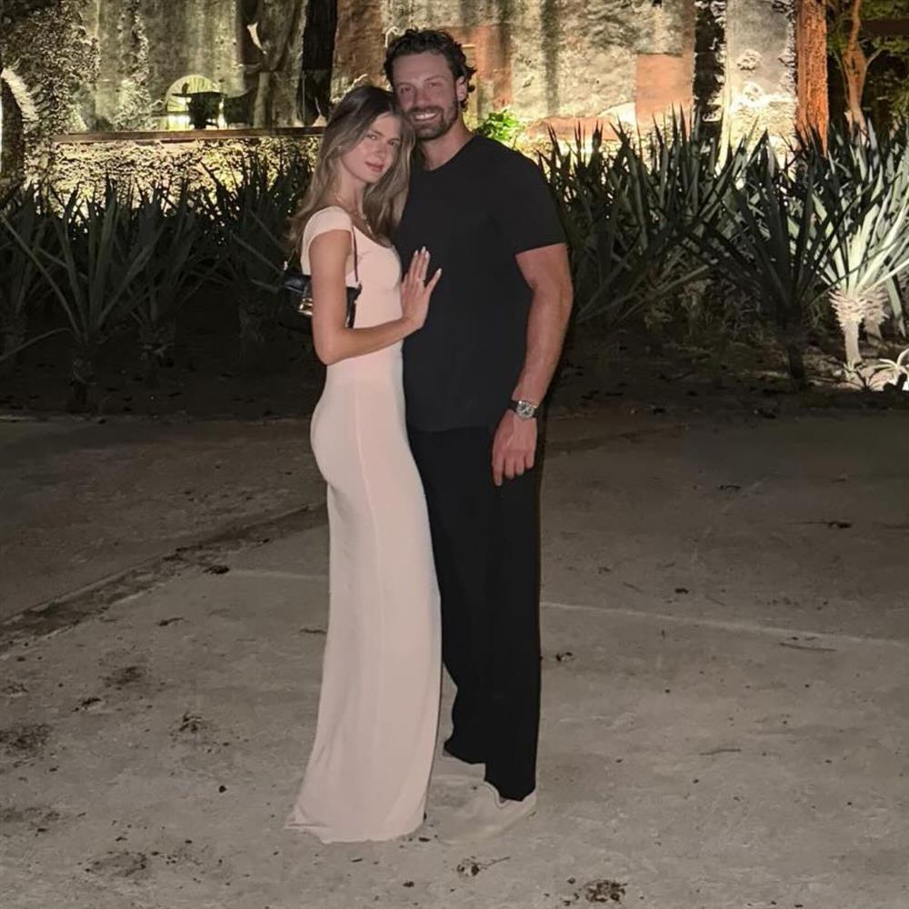 Αμαλία Κωστοπούλου: Η αποκάλυψη για τον γάμο της - Πότε και πού θα παντρευτεί με τον Τζέικ Μέντγουελ
