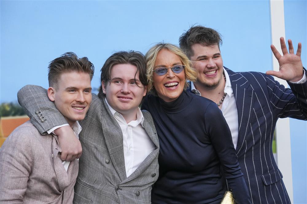 Σάρον Στόουν