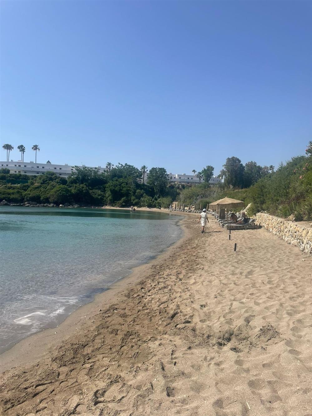 Ρόδος - beach bar - Αγία Μαρίνα - ξαπλώστρες - ομπρέλες
