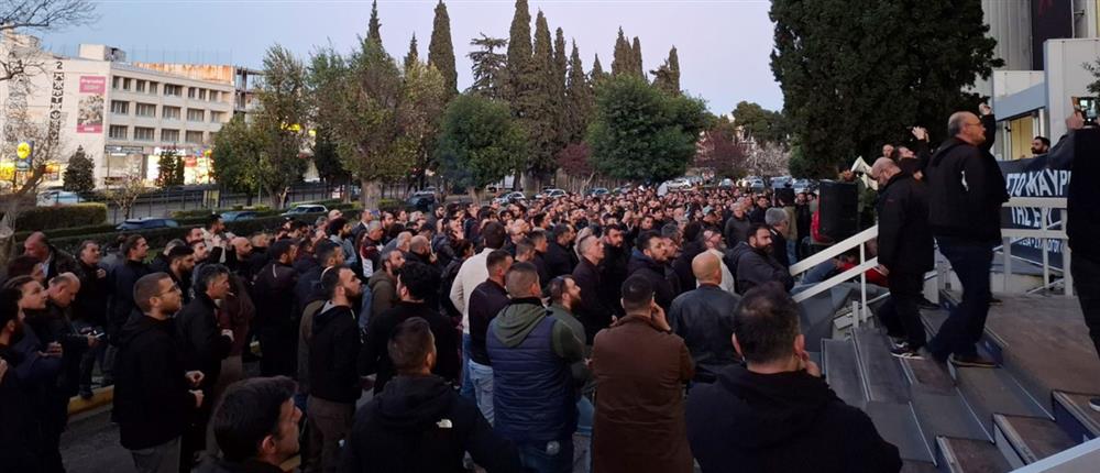 Τέμπη - Διαμαρτυρία - ΕΡΤ Τέμπη - Διαμαρτυρία - ΕΡΤ