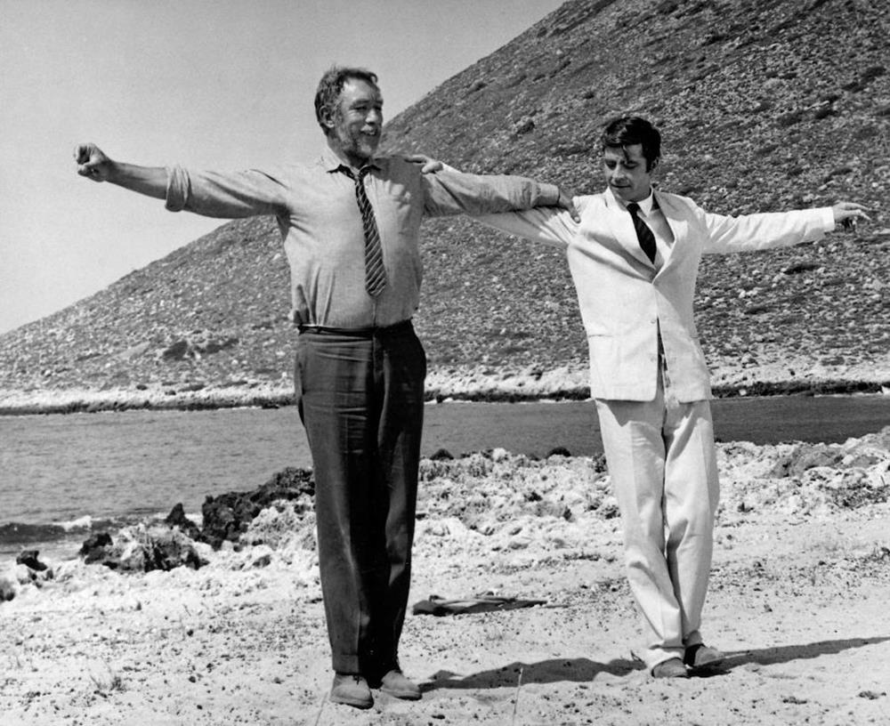 Άντονι Κουίν