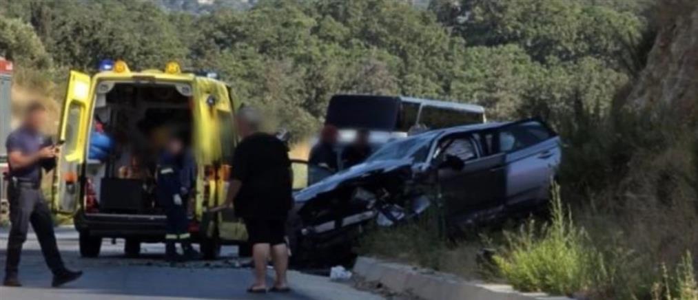 Ρέθυμνο: Πέντε τραυματίες μετά από σφοδρή σύγκρουση δύο αυτοκινήτων, ανάμεσα τους και παιδιά (εικόνες)