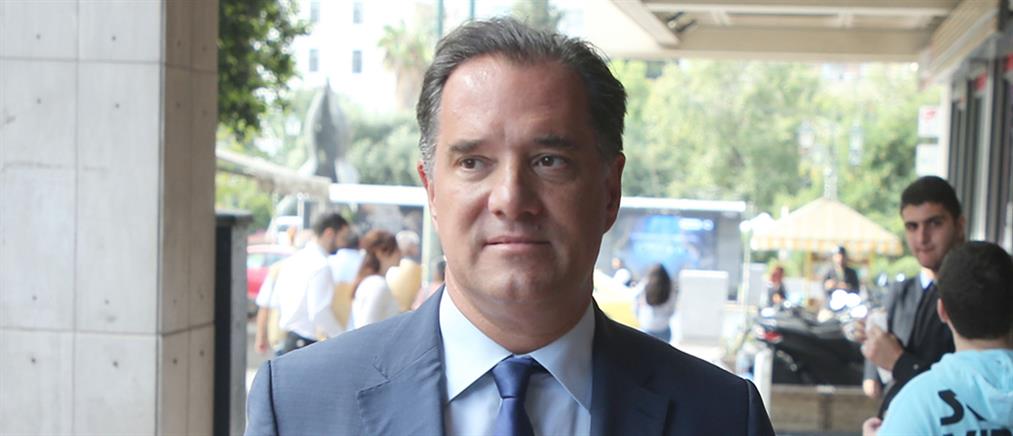 Επίσκεψη Γεωργιάδη στο Νοσοκομείο Χίου – Συγκέντρωση διαμαρτυρίας υγειονομικών και πολιτών (βίντεο)