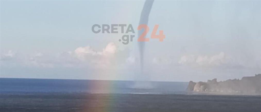 Εντυπωσιακός υδροστρόβιλος και ουράνιο τόξο στο νότο της Κρήτης (βίντεο)