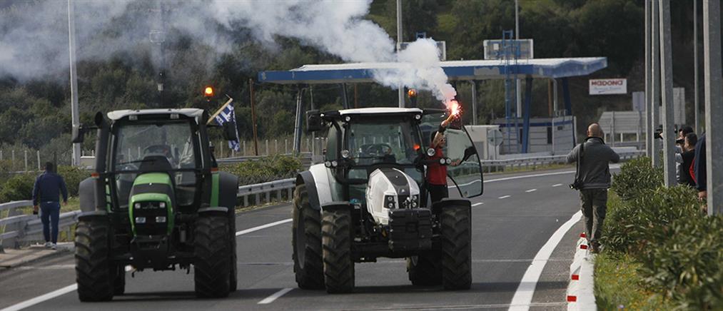 Αγρότες: Ολικός αποκλεισμός του κόμβου του Μπράλου – Έκλεισαν και τους παράδρομους