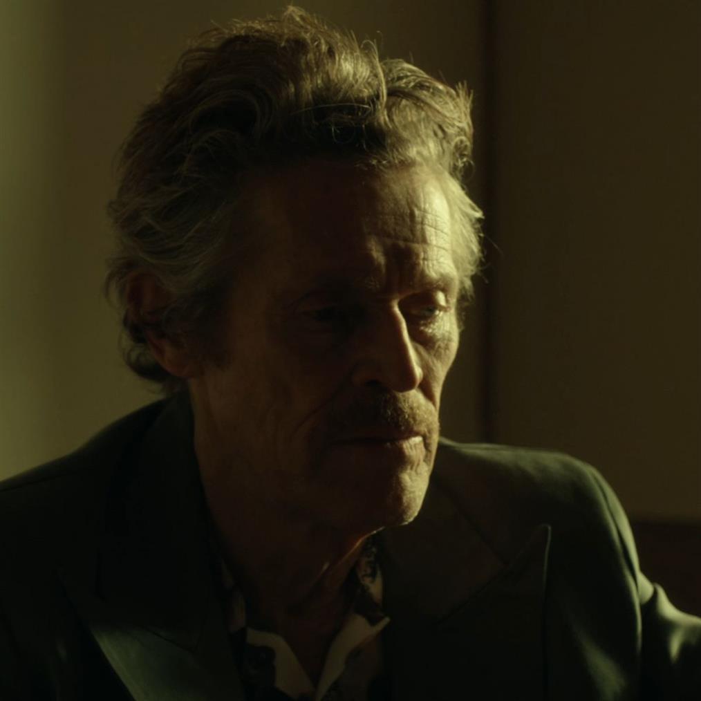 Γουίλεμ Νταφόε: Ο ηθοποιός πρωταγωνιστεί σε βίντεο κλιπ ελληνικού τραγουδιού - Χορεύει ξέφρενα σε αθηναϊκή ταβέρνα