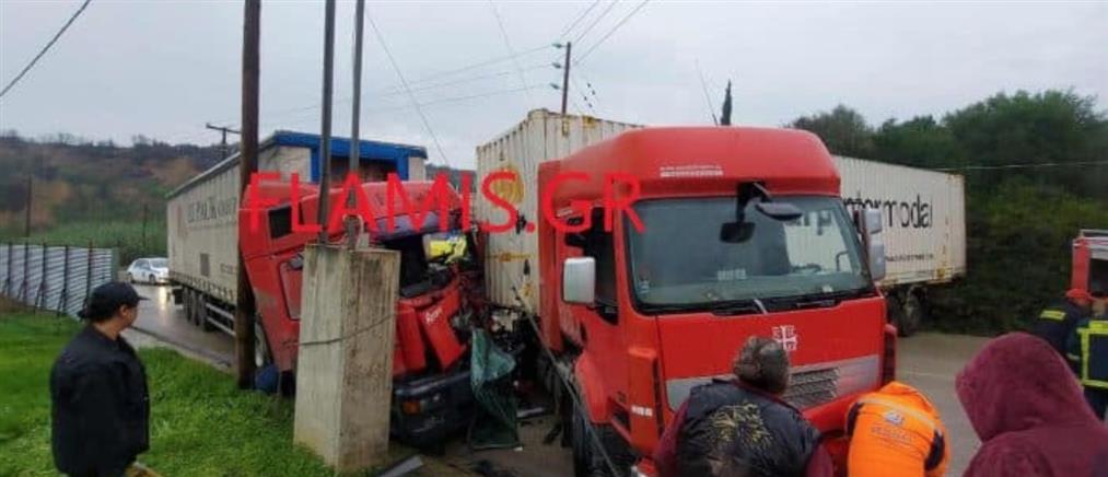 Πατρών - Πύργου: Σφοδρή σύγκρουση με δύο νταλίκες έξω από την ΒΙΠΕ (Εικόνες)