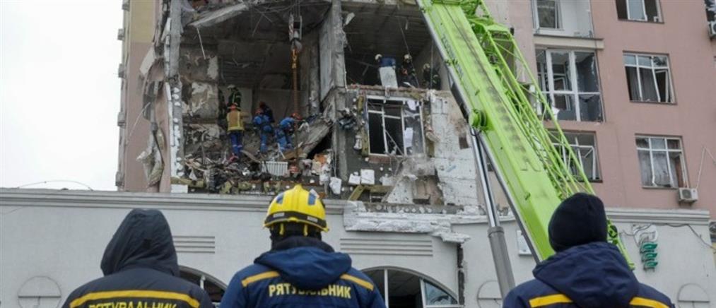 Ουκρανία: Περίπου 1.700 πολυκατοικίες στο Κίεβο παραμένουν χωρίς θέρμανση μετά από ρωσική επίθεση