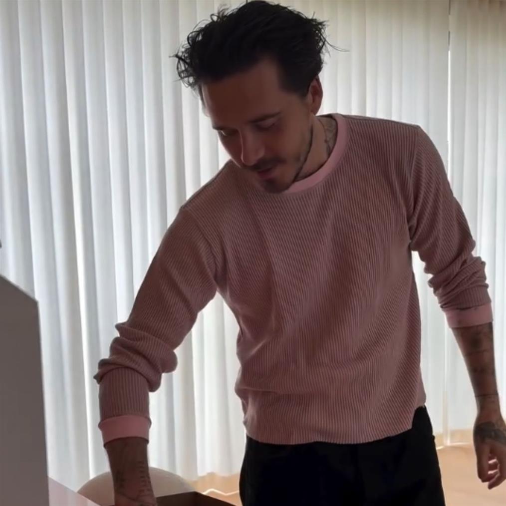 Νίκολα Πελτζ: Έτσι ευχήθηκε στον Μπρούκλιν Μπέκαμ για τα γενέθλιά του - "Όποιος σε γνωρίζει, σε αγαπά"