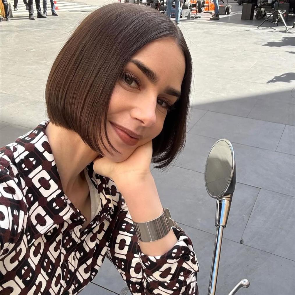 Λίλι Κόλινς: Στην Ελλάδα η πρωταγωνίστρια του “Emily in Paris” - Τα γυρίσματα που έκανε στα Πετράλωνα