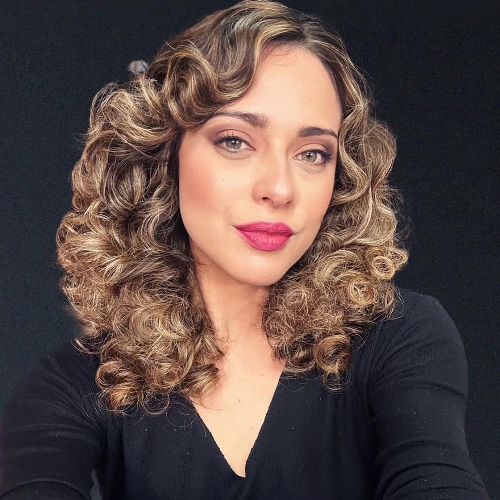 Ευαγγελία Συριοπούλου: Μας συστήνει την κούκλα αδελφή της, Βιβή!