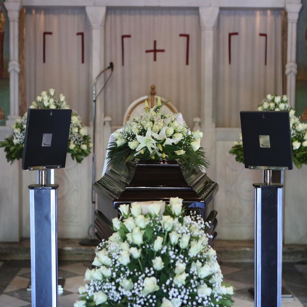 Πετρολούκας Χαλκιάς: Σε λαϊκό προσκύνημα η σορός του (Photos)