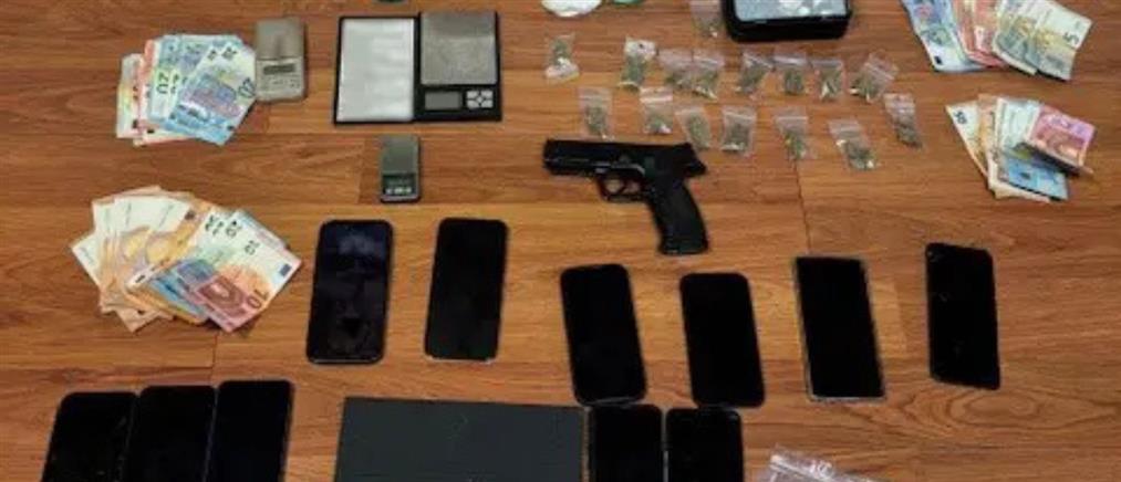 Eξαρθρώθηκε συμμορία που διακινούσε ναρκωτικά μέσα σε σχολεία - Οι αυστηροί κανόνες και τα βασανιστήρια (βίντεο)