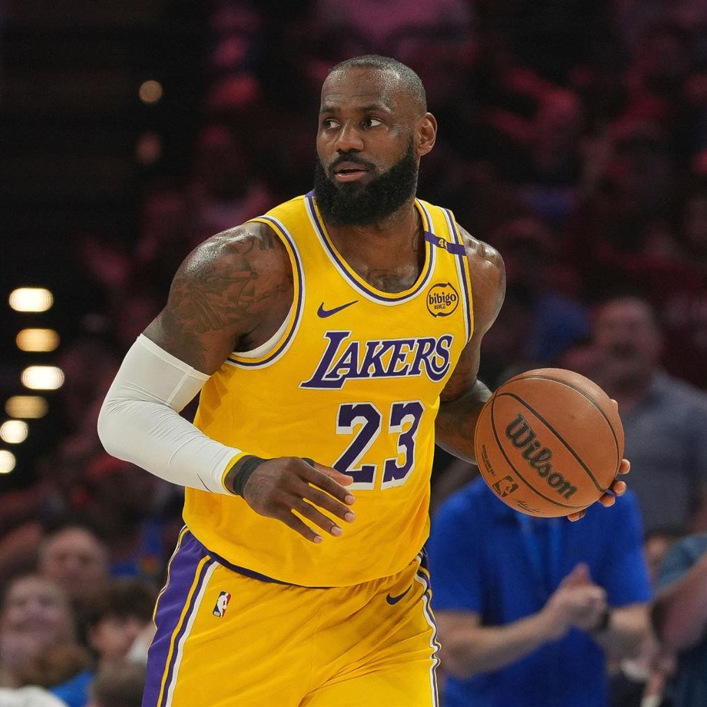 ΛεΜπρόν Τζέιμς: Έγινε κούκλα Ken!