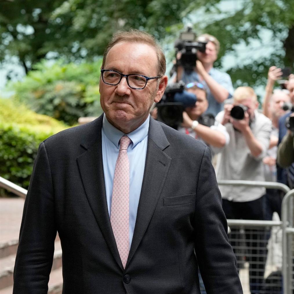 Κέβιν Σπέισι: Στην Κύπρο η επιστροφή του στον χώρο του θεάματος