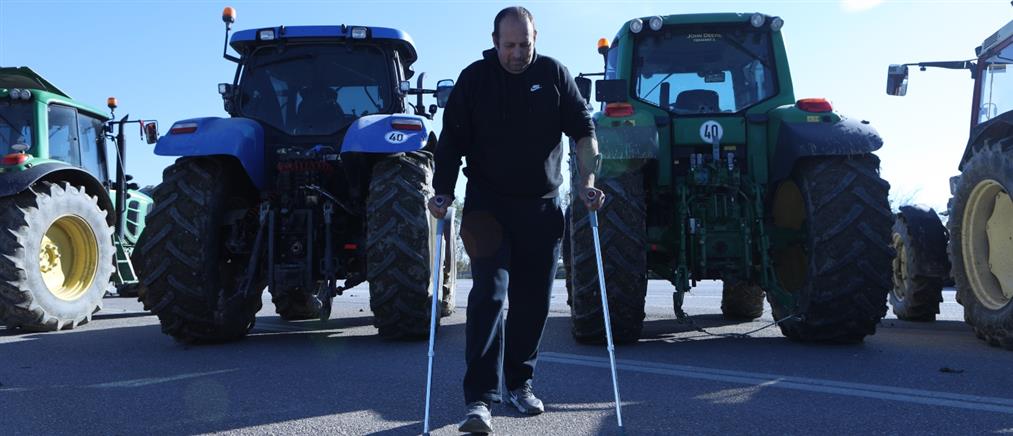 Θεσσαλονίκη: Οι αγρότες έκλεισαν την εθνική οδό και στα Μάλγαρα (εικόνες)