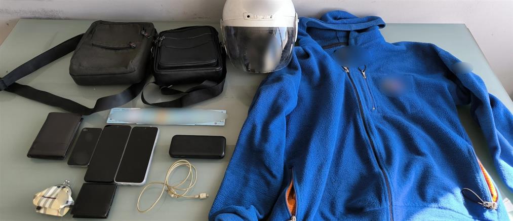 Η αστυνομία έβαλε τέλος στη δράση 55χρονου ο οποίος άρπαζε βίαια τσάντες από πεζούς κινούμενος με δίκυκλο