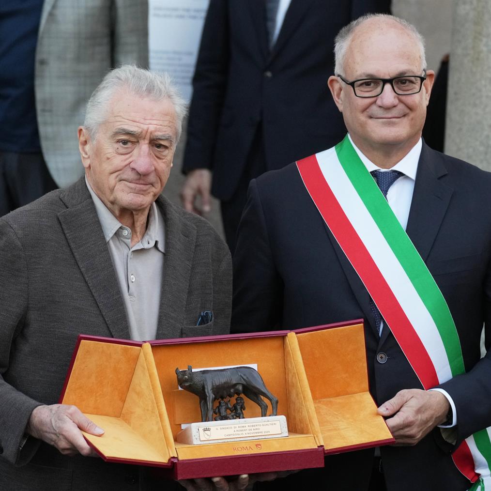 Ρόμπερτ Ντε Νίρο: Βραβεύθηκε με την "Λύκαινα του Καπιτωλίου"