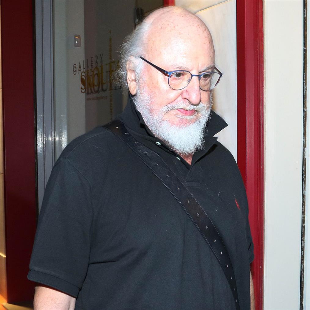 Διονύσης Σαββόπουλος: Η αποκάλυψη στενού του συνεργάτη για τις τελευταίες στιγμές πριν πεθάνει - "Τους χαιρέτησε όσους ήταν στο δωμάτιο"