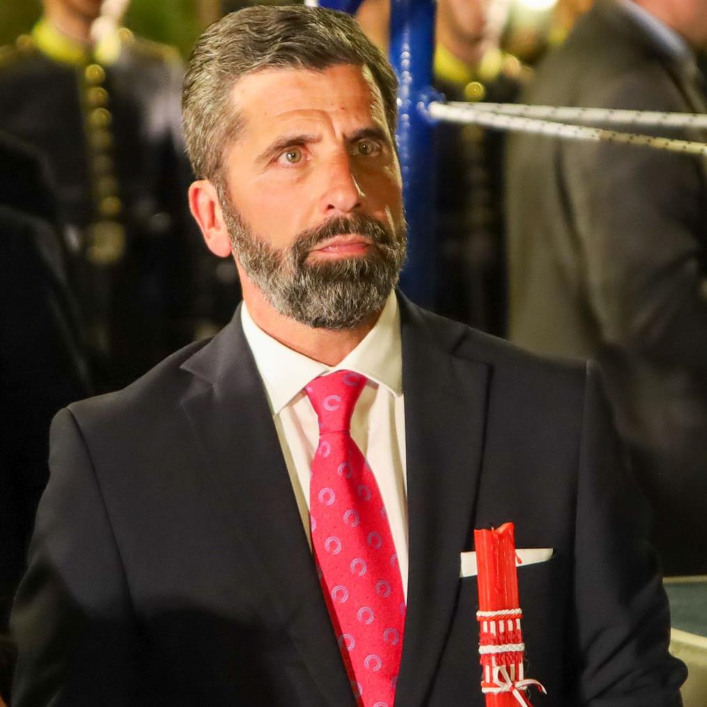 Θανάσης Βισκαδουράκης: "Περίμενα να πάω εκκλησία για να φάω κόλλυβα ή να κλέψω κονιάκ από το ιερό"