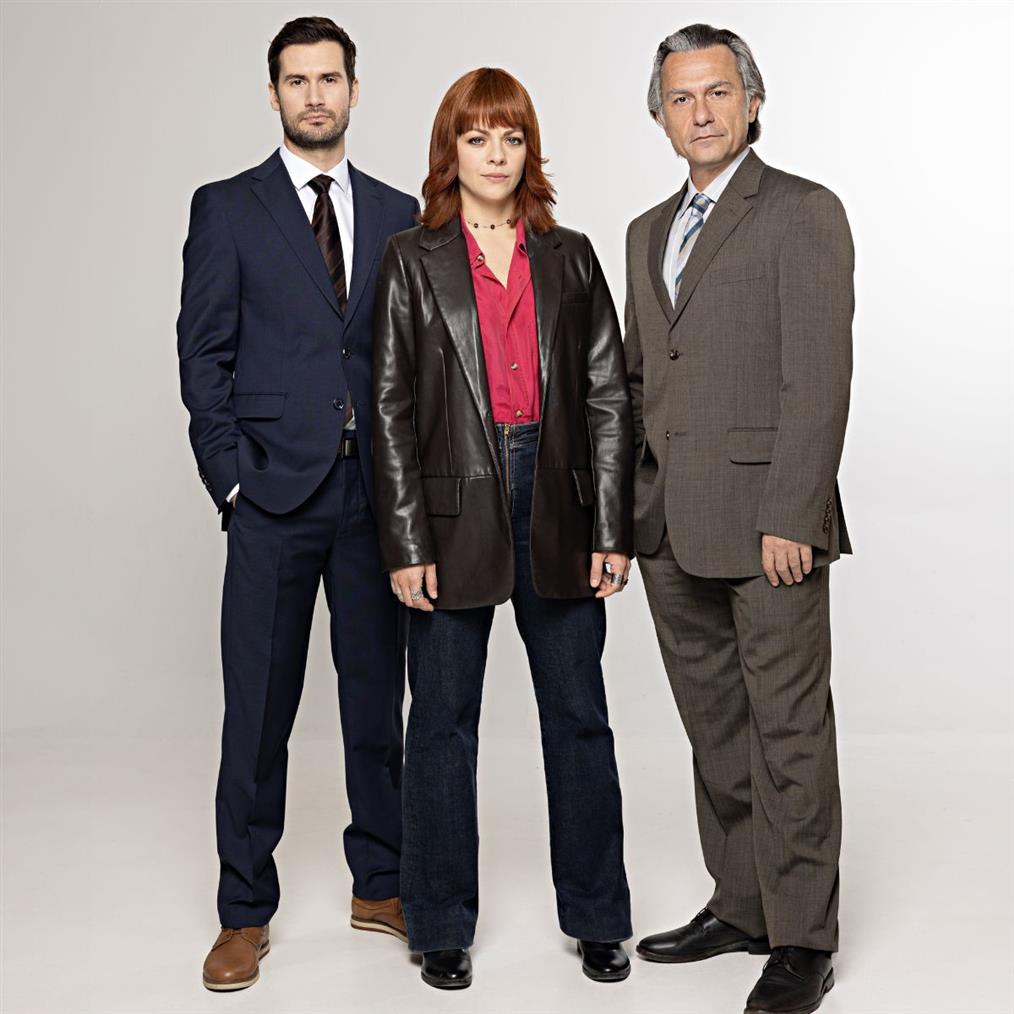 Απαραίτητο φως: Η υπόθεση, οι ηθοποιοί, οι ρόλοι και οι περιλήψεις των πρώτων επεισοδίων της σειράς του ERTFLIX