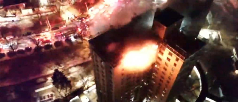 Νέα Υόρκη: Μεγάλη φωτιά σε πολυκατοικία στο Μπρονξ