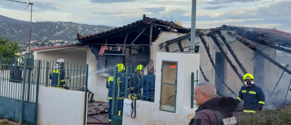 Τραγωδία στη Ραφήνα: Ένας νεκρός μετά από πυρκαγιά σε μονοκατοικία (εικόνες)