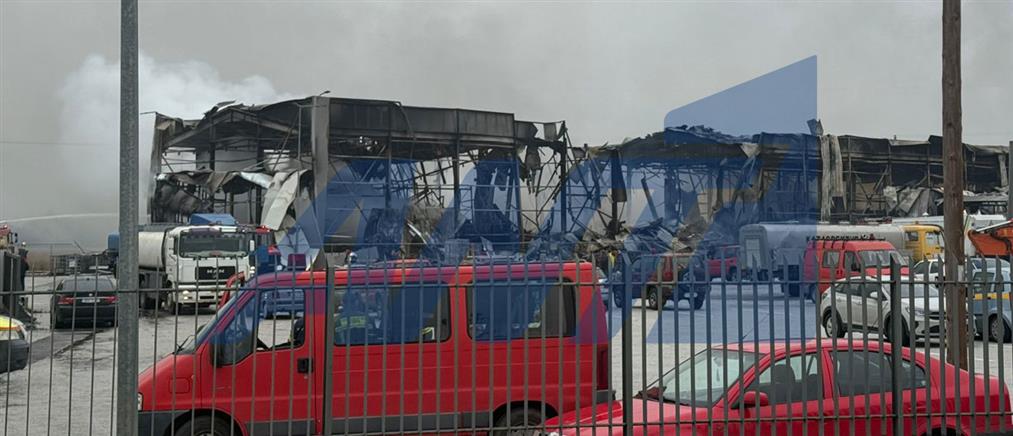 Τρίκαλα: Λιγότερα άτομα δούλευαν στο εργοστάσιο τη στιγμή της έκρηξης λόγω της κοπής πίτας το προηγούμενο βράδυ