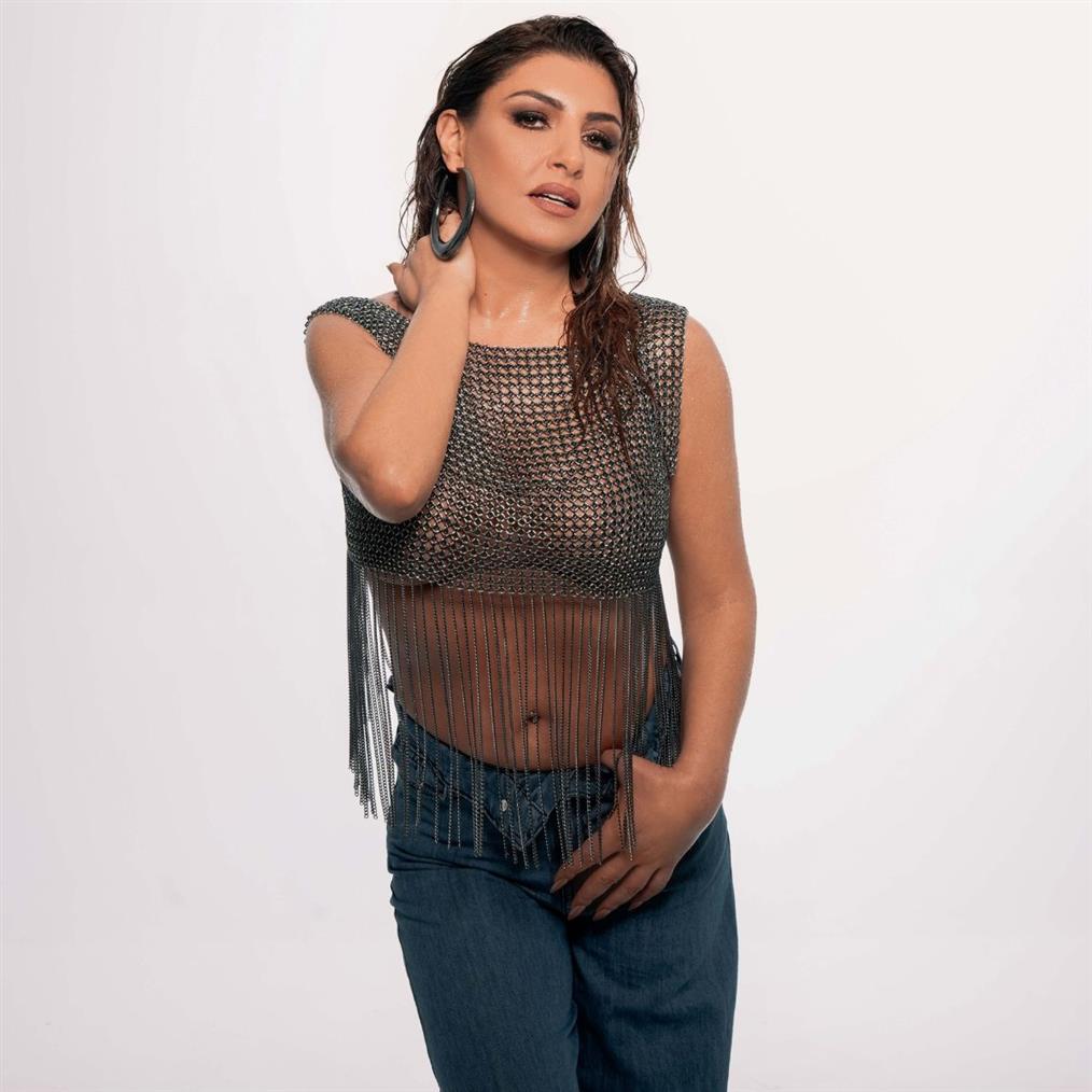 Έλενα Παπαρίζου: Στο νοσοκομείο εκτάκτως η τραγουδίστρια