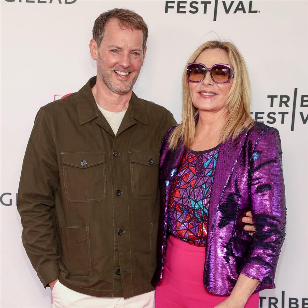 Κιμ Κατράλ: Η πρώτη φωτογραφία από τον μυστικό γάμο με τον Ράσελ Τόμας