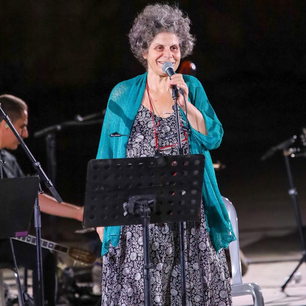 Μαργαρίτα Θεοδωράκη: "Η φύση με έκανε asexual για να με προστατεύσει, είμαι ερωτευμένη με τα σκυλάκια μου"